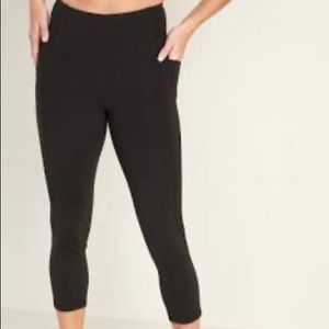 NWT Old Navy Elevate High Rise Compression Crops